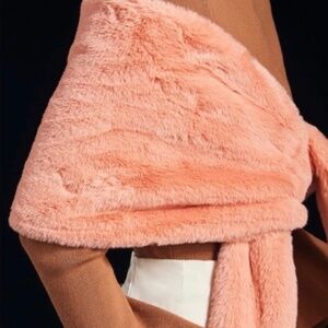 Pre owned, great condition, Maeve x Anthropology Faux fur shoulder wrap. Fall